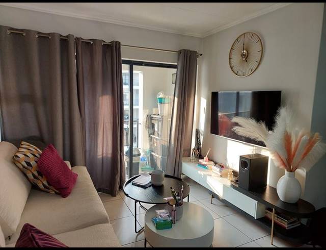 1 BEDROOM APARTMENT FOR SALE IN PETERVALE